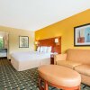 Отель Days Inn by Wyndham Knoxville East, фото 13