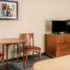 Отель Quality Inn and Suites Livonia, фото 5