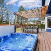 Отель Professionally Decorated Shevlin Home Features Private Hot Tub by Redawning, фото 18