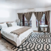 Отель Gold Pot Stay a 5 Bedroom House, фото 9