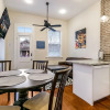 Отель Newly renovated Modern 1BD Condo, фото 4
