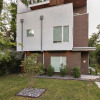 Отель Modern 8bed/4ba Home w/ Roof Deck & Grill by Domio, фото 1