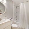 Отель Charming Apartment in Downtown Georgetown!, фото 9