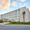 Отель City Express Plus by Marriott Cancún Aeropuerto Riviera, фото 1