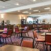 Отель Clarion Inn & Suites at the Outlets of Lake George, фото 20