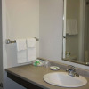 Отель Crossroads Inn & Suites, фото 8