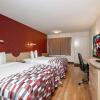 Отель Red Roof Inn Detroit - Roseville/ St Clair Shores, фото 4