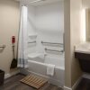 Отель TownePlace Suites by Marriott Tampa South, фото 8