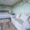 Отель The Caswell Bay Hide Out - 1 Bed Cabin - Landimore, фото 9