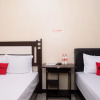 Отель RedDoorz Syariah near Flyover Palur, фото 5