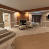 Отель Inn of the Dove - Luxury Romantic Suites with Jacuzzi & Fireplace at Harrisburg-Hershey, фото 7