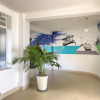 Отель Deco Seafront - Seafront Apartment - Sleeps up to 6, фото 2