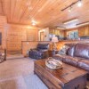 Отель Whiskey Springs by Avantstay Classic Cabin Near Tahoe Donner Ski Area! в Траки