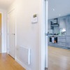 Отель ✰Spacious & Modern 2 Bed Apt, 5 Mins from Leeds!, фото 2