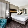 Отель La Quinta Inn & Suites by Wyndham San Diego Mission Bay, фото 6