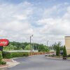 Отель Econo Lodge Research Triangle Park, фото 17