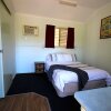 Отель Silver Wattle Cabins в Маунт Морган