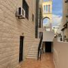 Отель Lovely 2 bedroom apartment + with nice patio, фото 4