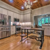 Отель Spacious & Updated 1920's Hsnp Craftsmen Home, фото 15