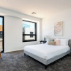 Отель Urban Rest Port Adelaide Apartments, фото 3