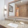 Отель La Quinta Inn & Suites by Wyndham Guthrie, фото 9