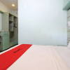 Отель RedDoorz Plus near Tugu Jogja 2, фото 12