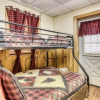 Отель Er20 - Eagles Roost Great Location! - Close To Town! 4 Bedroom Cabin by RedAwning, фото 12