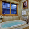 Отель Snowberry by Elevation Accommodations, фото 18