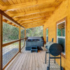 Отель The Orange Cottage 2 Bedroom Cabin by Redawning, фото 12