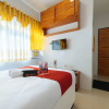 Отель RedDoorz @ Remigio Street Santa Cruz Manila, фото 22