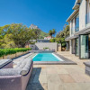 Отель Family Villa in the Heart of Camps Bay Bayon House, фото 17