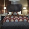 Отель TownePlace Suites by Marriott Oshawa, фото 6