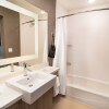 Отель SpringHill Suites Newark Fremont, фото 10