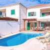 Отель Villa Mare in Hvar With 4 Bedrooms and 3 Bathrooms, фото 13