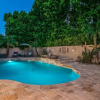 Отель Luxe Scottsdale Home W/pool, Spa, & Tesla Charger, фото 30