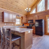 Отель Lasting Impressions, 3 Bedroom, Hot Tub, Fireplace, Pets, WiFi, Sleeps 12, фото 12