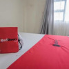 Отель Reddoorz Plus Near Syamsudin Noor Airport, фото 23