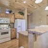 Отель Charming Cabin Retreat - 4 Mi to Fool Hollow Lake!, фото 17