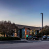 Отель Quality Inn & Suites West, фото 19