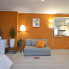 Отель Orange Mango Cherry Party House, фото 3