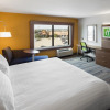 Отель Holiday Inn Express & Suites East Peoria - Riverfront, an IHG Hotel, фото 5
