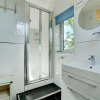 Отель Luxurious,detached Holiday Home With Three Bathrooms and Parking, фото 10