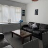 Отель Large 5 Bed House / Wolverhampton + Parking, фото 4