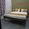 Отель OYO 7622 Varanasi Stays, фото 12