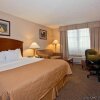 Отель Holiday Inn Amana Colonies, фото 2