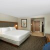 Отель Holiday Inn Express & Suites Norfolk, an IHG Hotel, фото 3