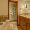 Отель Aspen Ridge 17 by Avantstay Ski-in/ski-out Town House w/ Hot Tub, фото 6