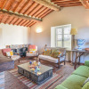Отель Beautiful Home in Roccalbegna With 5 Bedrooms and Wifi, фото 14