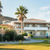 Отель Grand Blue Beach Hotel, фото 1