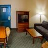 Отель Red Roof Inn & Suites Berea, фото 29